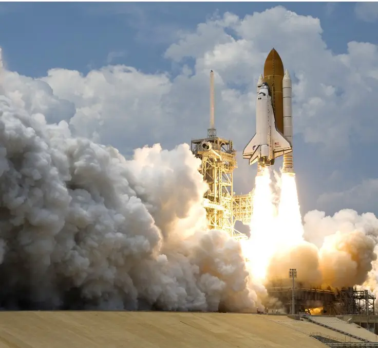 Del lanzamiento de un satélite a las pruebas de un submarino. Así es el negocio de los grandes riesgos.